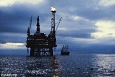 Oil leak shuts down North Sea platform 