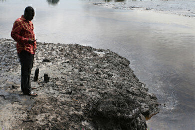 Is Shell Covering Up Niger Delta Oil Spill Clean Up Efforts?
